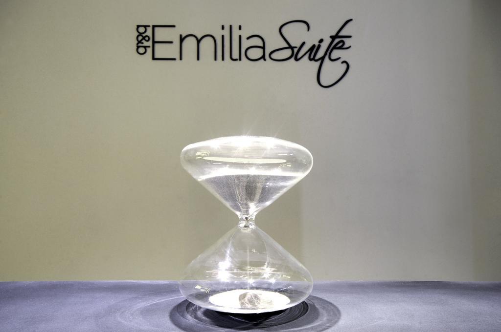 Emilia Suite Design Модена Экстерьер фото