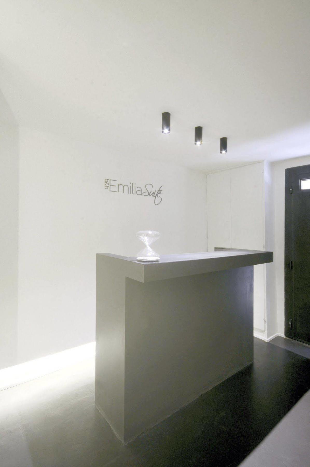 Emilia Suite Design Модена Экстерьер фото